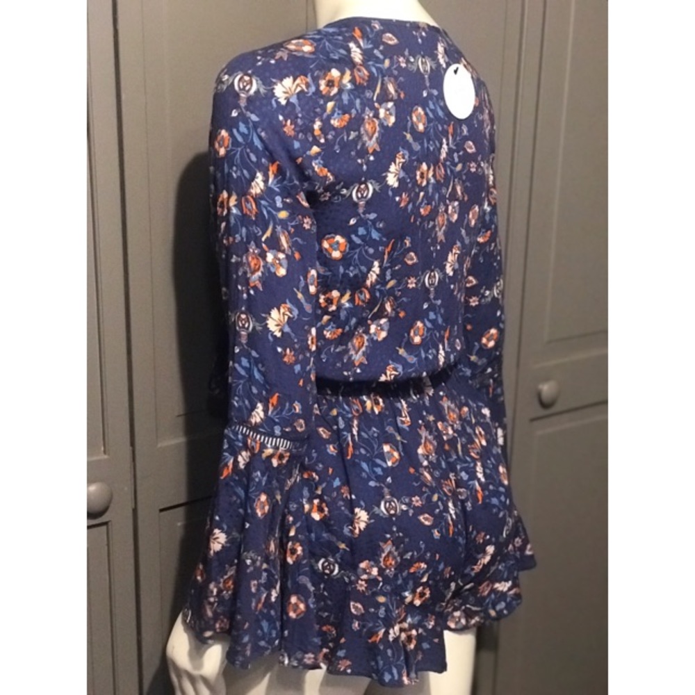 🆕Blue floral front tie long sleeved summer romper - Picture 4 of 6